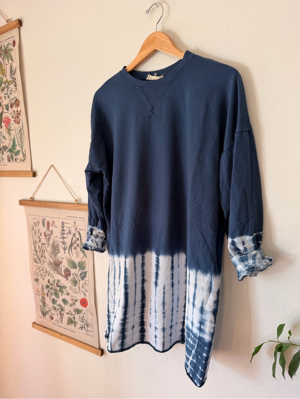 Altar'd State - XS - Navy & White Tie-Dye Long Sleeve